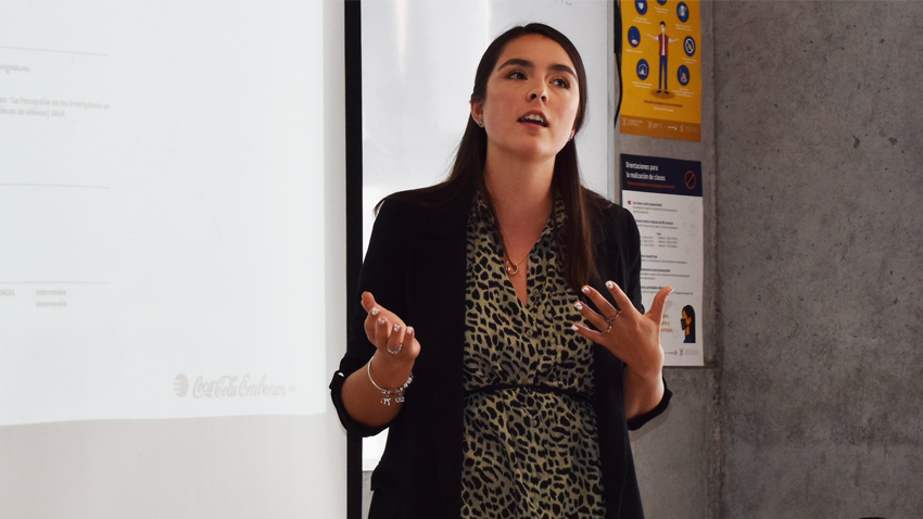 KAM Senior en Coca-Cola Embonor dicta charla a estudiantes de cuatro año de Ingeniería Comercial FAE USACH