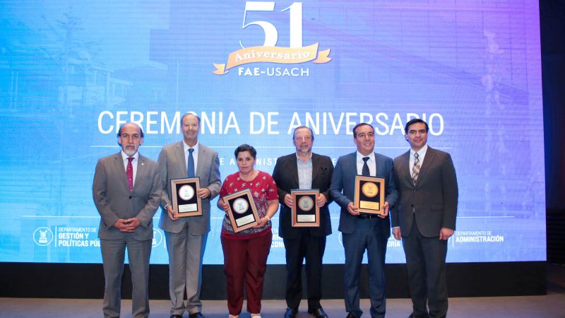 La Facultad de Administración y Economía USACH Celebra 51 Años de trayectoria y éxito Académico y realiza reconocimientos a sus destacados/as Alumni