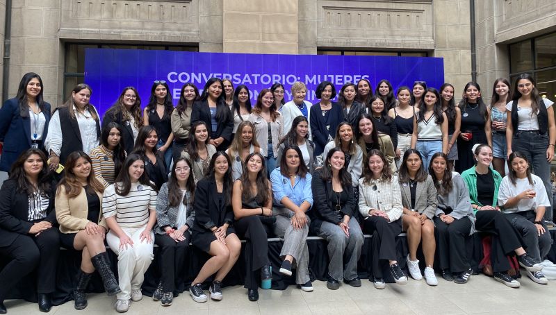 Alumnas de Ingeniería Comercial USACH participaron en conversatorio del Banco Central “Mujeres y Economía”