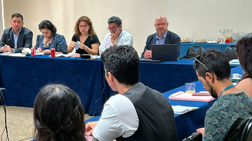 Académico Gregorio Pérez - Arrau presenta investigación sobre inclusión laboral en organizaciones chilenas ante el Comité de Inclusión Laboral de Sofofa
