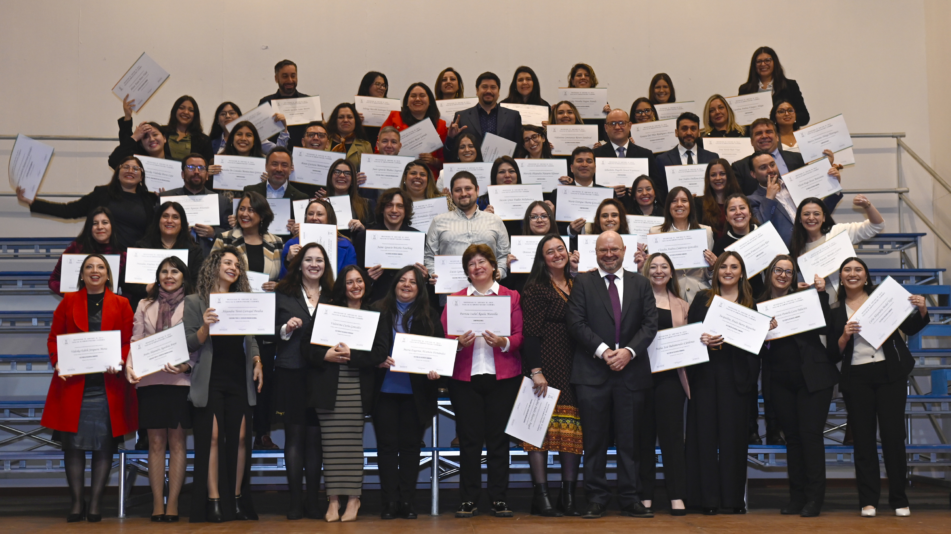 Ceremonia de graduación de diplomados del Departamento de Administración FAE Usach