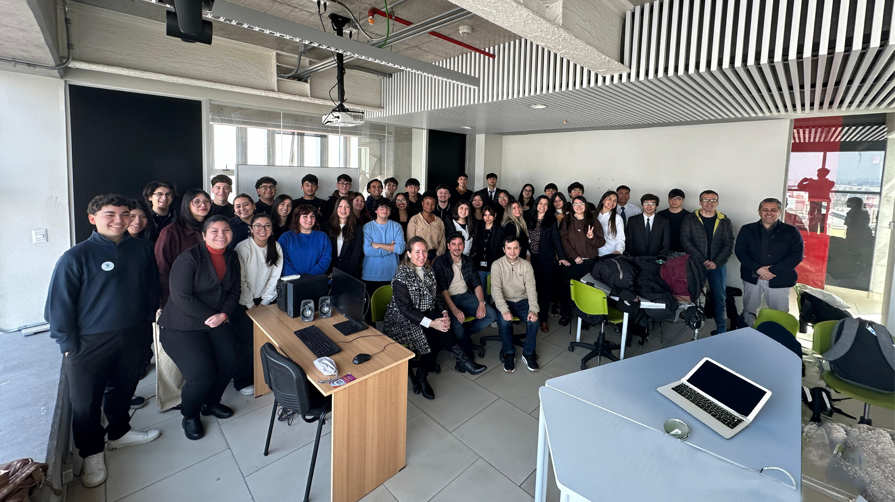 Aprendizaje + Servicio: innovación educativa que conecta a estudiantes con la realidad empresarial