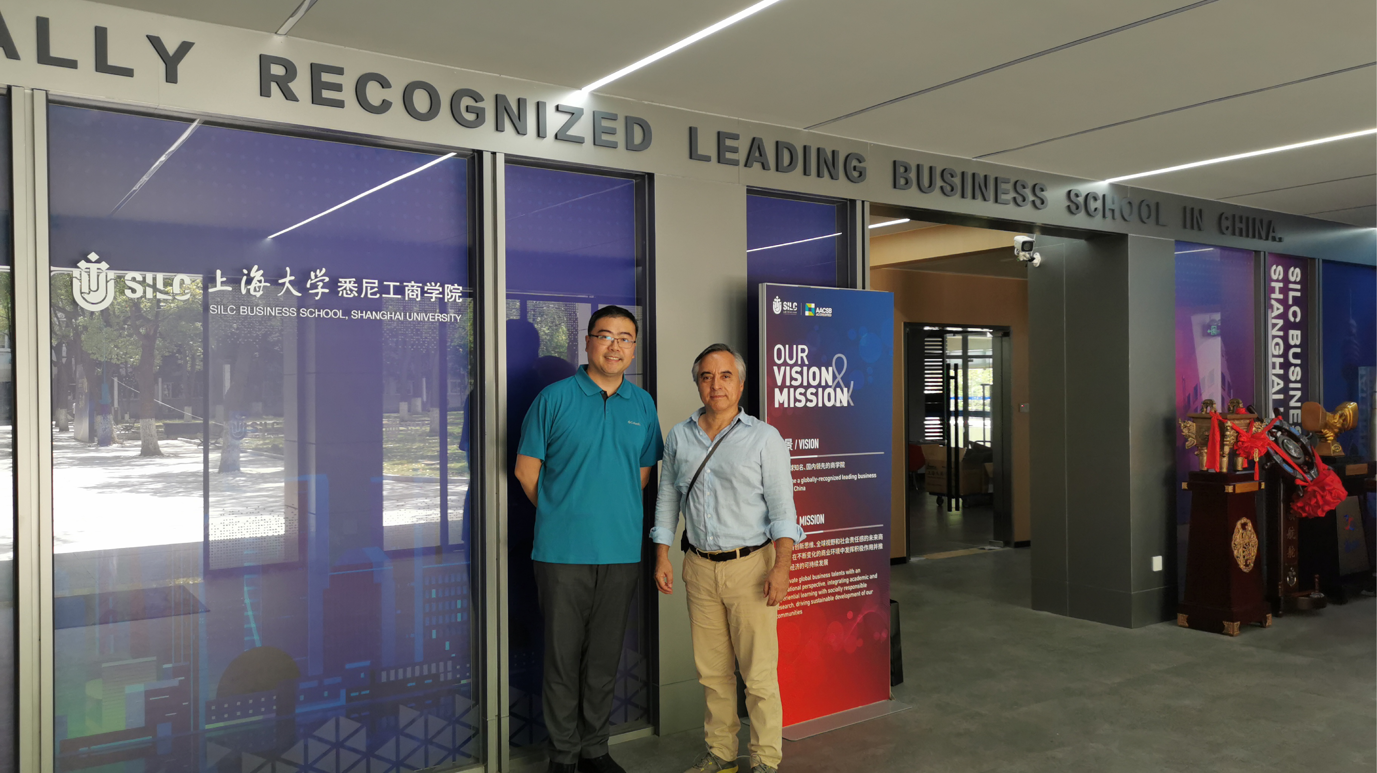 Académico del Departamento de Administración participa en programa internacional de docencia e investigación en Shanghai University